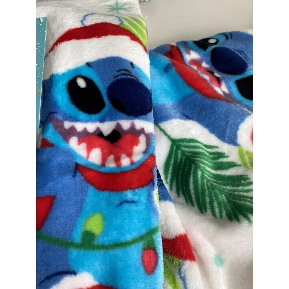 Disney Stitch With Mittens Winter Christmas Santa Hat Throw Blanket 50 X 70” NEW